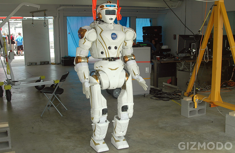 Illustration for article titled Google's Newly Acquired SCHAFT Robot Walks Away A Winner